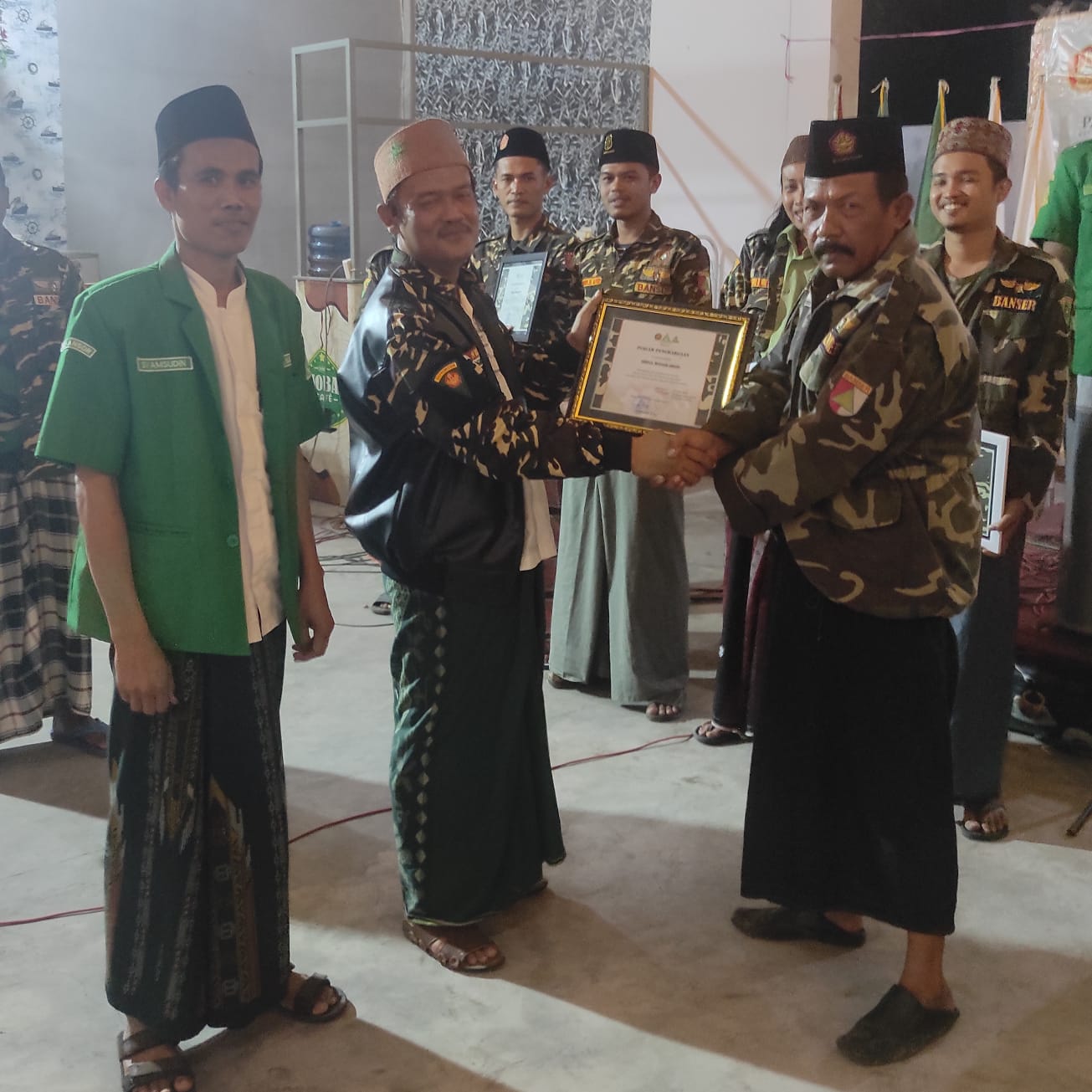 PAC GP ANSOR Ujungpangkah Beri Penghargaan kepada Ketua Satkorkel