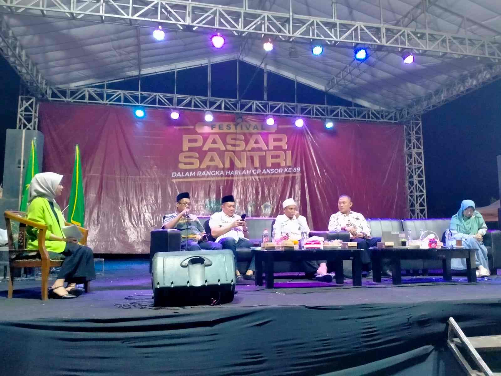 Dialog Publik LBH GP Ansor Gresik menghadirkan Pemerintah Kabupaten Gresik dan Industri. Foto: Siber Ansor Gresik/NUGres