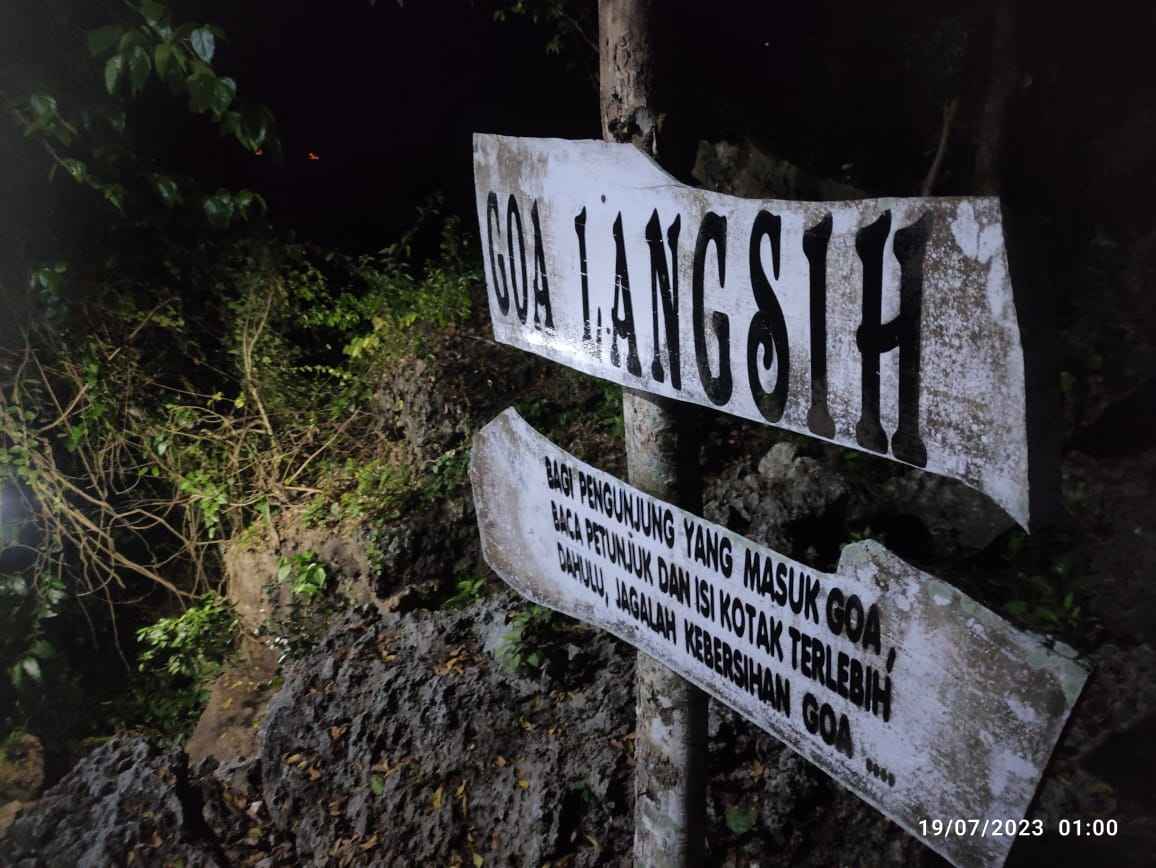 Gua Langsih di Situs Surowiti, Panceng Gresik. Foto: Chidir/NUGres