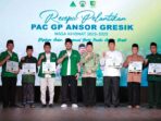 Pimpinan Anak Cabang Gerakan Pemuda Ansor Gresik memberikan penghargaan kepada 7 tokoh di Kecamatan Gresik, Kabupaten Gresik. Foto: dok PAC GP Ansor Gresik/NUGres