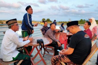 Pengurus Cabang LPPNU Gresik gelar buka bareng sambil mereview program kegiatan dan sambung roso, Ahad (24/3/2024). Foto: Mahbub Junaidi/NUGres