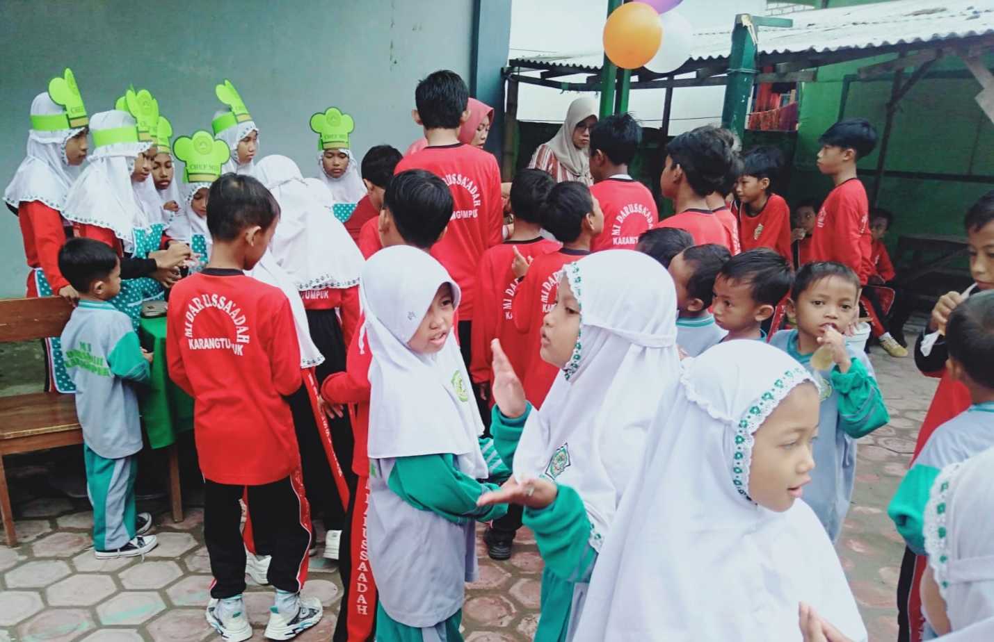 Selain pembelajaran numerasi, Market Day juga diharapkan dapat membekali siswa tentang etika jual beli. Foto: dok MI Darussa'adah Karangtumpuk/NUGres