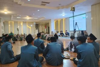 Beberapa kader PC IPNU IPPNU Gresik turut hadir dalam kegiatan Sparkling Ramadhan Batch 2 yang diadakan oleh PW IPNU IPPNU Jawa Timur di Gedung PWNU Jatim, Surabaya, Jumat (29/3/2024), kemarin. Foto: dok PC IPNU IPPNU Gresik/NUGres