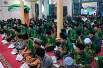 Ratusan kader IPNU IPPNU se-Anak Cabang Wringinanom nampak antusias mengikuti Safari Ramadhan 1445 di Ranting Sumberame, Ahad (24/3/2024). Foto: dok PAC IPNU IPPNU Wringinanom/NUGres