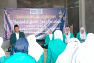 Pembukaan kegiatan Tadarus Al Quran selama bulan Ramadan 1445 Hijriah oleh PAC Fatayat NU Balongpanggang, Kamis (14/3/2024). Foto: dok PAC Fatayat NU Balongpanggang/NUGres