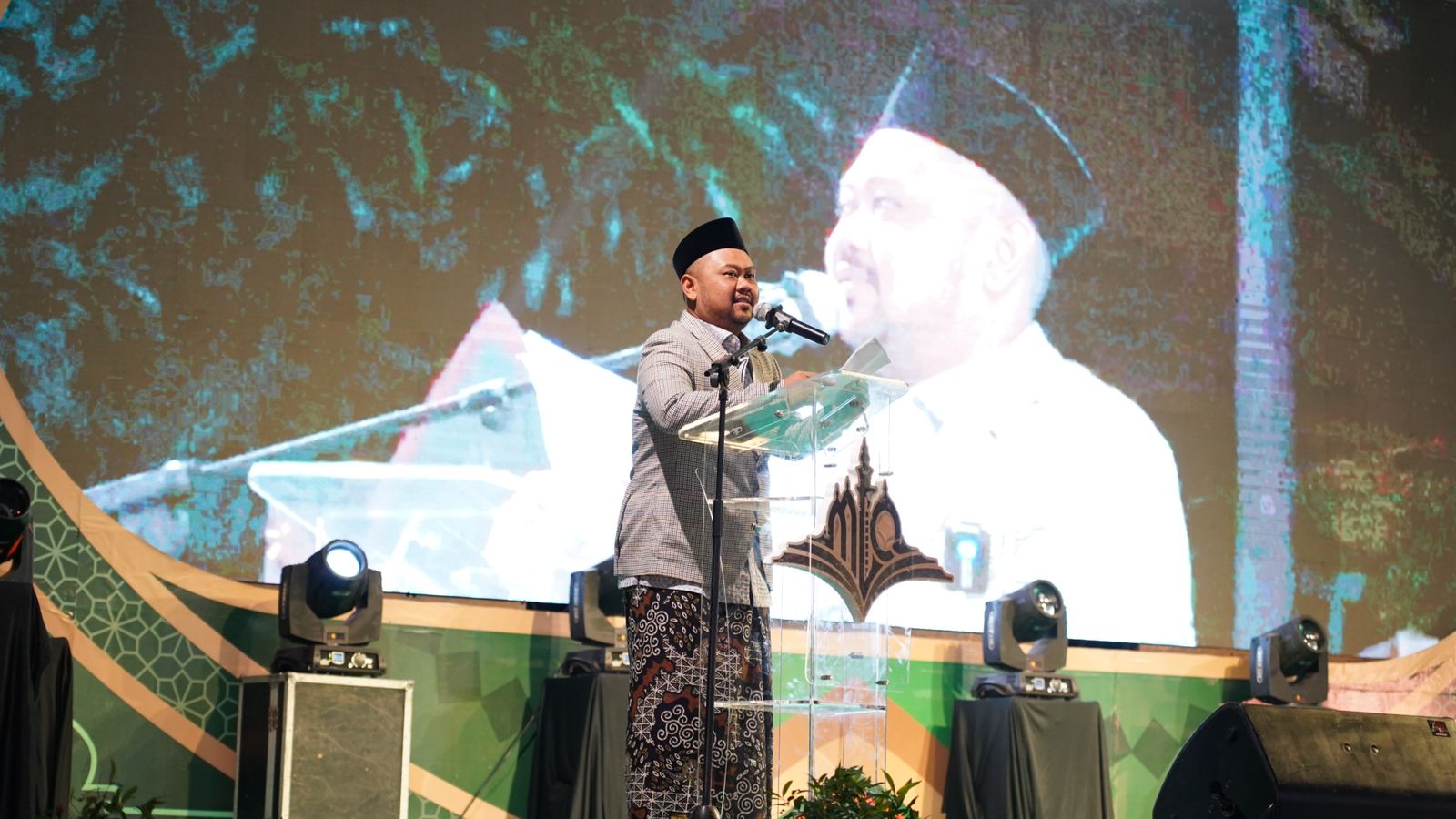 Bupati Gresik H Fandi Akmad Yani saat menyampaikan sambutan pembukaan MTQ XXXI Kabupaten Gresik. Foto: dok LTN MWCNU Bungah/NUGres