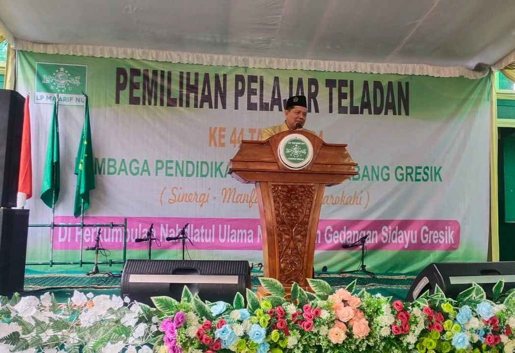 Kepala Kantor Kementerian Agama Kabupaten Gresik, Dr H Moh Ersat saat menyampaikan sambutan pembukaan Pemilihan Pelajar Teladan LP Maarif NU Cabang Gresik. Foto: Azharur Rofiqi/NUGres