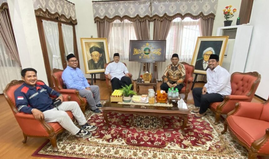 Ketua PCNU Gresik KH Mulyadi bersama Panitia Haul Muassis NU, sowan ke Sekjen PBNU H Saifullah Yusuf, Rabu (22/5/2024). Foto: dok LTN PCNU Gresik/NUGres