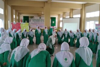 Puluhan kader Fatayat NU Anak Cabang Manyar antusias mengikuti Latihan Kader Dasar (LKD) yang diselenggarakan PC Fatayat NU Gresik, Kamis (23/5/2024). Foto: dok PAC Fatayat NU Manyar/NUGres