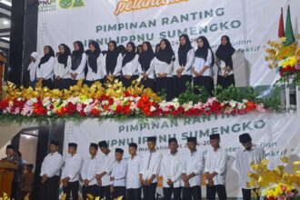 Prosesi Pelantikan Pimpinan Ranting IPNU IPPNU Sumengko Duduksampeyan Gresik. Foto: dok PR IPNU IPPNU Sumengko/NUGres