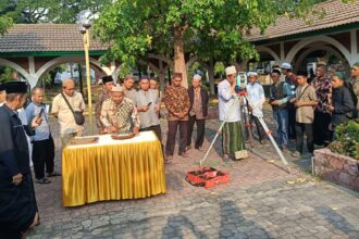 Lembaga Takmir Masjid Nahdlatul Ulama (LTMNU) Cabang Gresik menggelar Bimbingan Arah Kiblat dan Penyembelihan Hewan Qurban, Kamis (23/5/2024). Foto: dok PC LTMNU Gresik/NUGres