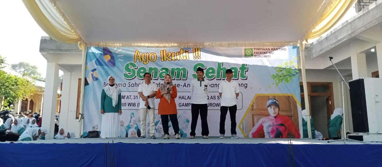 Para tokoh dari unsur MWCNU serta jajaran pemerintah di Kecamatan Panceng saat menyampaikan apresiasi kegiatan PAC Fatayat NU Panceng. Foto: dok PAC Fatayat NU Panceng/NUGres