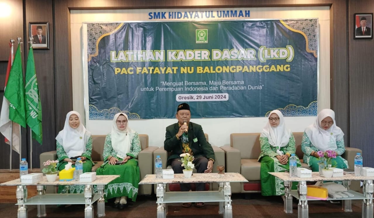 Ketua Tanfidziyah MWCNU Balongpanggang H. Moch. Machmud menyampaikan terima kasih serta apresiasi. Foto: dok PAC Fatayat NU Balongpanggang/NUGres