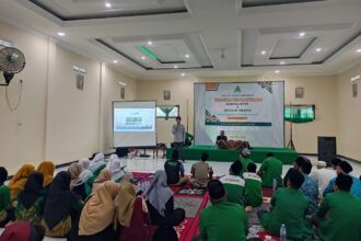 Pimpinan Anak Cabang (PAC) GP Ansor Kedamean menyelenggarakan Pelatihan Kader Milenial dengan materi Jurnalistik dan Desain Grafis diikuti lintas kader muda NU Kedamean, Ahad (9/6/2024) pagi. Foto: dok PAC GP Ansor Kedamean/NUGres