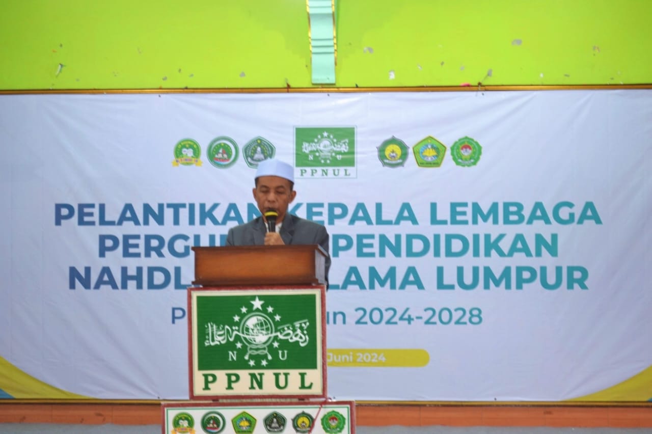 Rais Syuriyah Majelis Wakil Cabang Nahdlatul Ulama (MWCNU Gresik) KH Choirul Anam Rissa saat menyampaikan wejangannya. Foto: dok PPNU Lumpur/NUGres