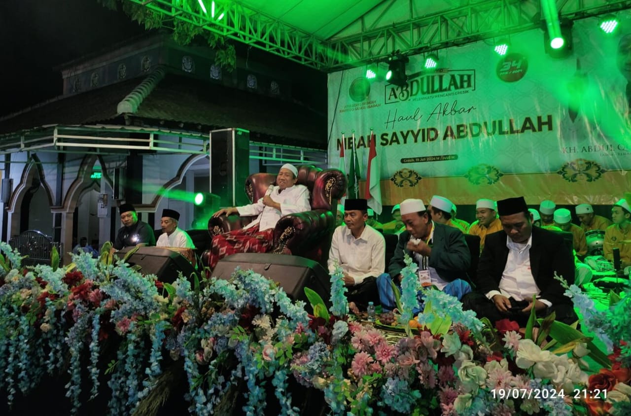 Pengajian umum dalam Haul ke-34 Mbah Sayyid Abdullah disampaikan oleh KH Abdullah Qoyyum Manshur. Foto: NUGres