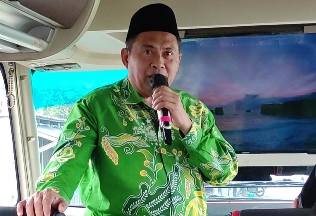 Ketua Tanfidizyah PCNU Gresik saat menyampaikan motivasi, kisah inspiratif dan pengharapan kegiatan ini menambah kebaikan untuk PCNU Gresik. Foto: NUGres