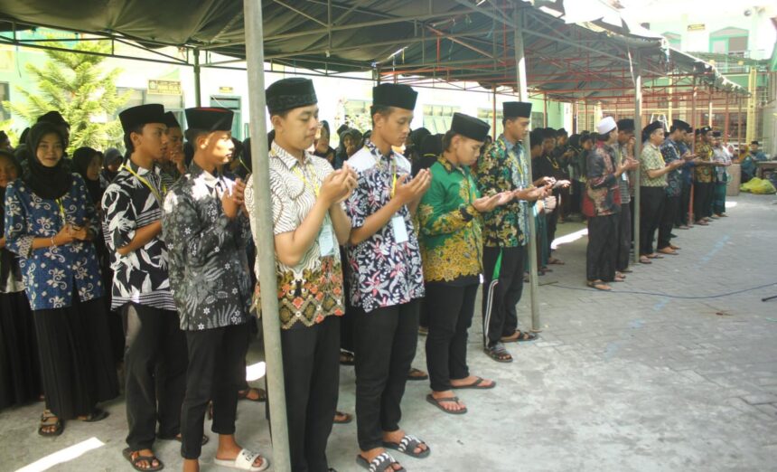 Ratusan peserta mengikuti Makesta Raya yang diselenggarakan Pimpinan Anak Cabang (PAC) IPNU IPPNU Bungah sukses menyelenggarakan Makesta Raya pada 4-5 Juli 2024. Foto: dok PAC IPNU IPNU IPPNU Bungah/NUGres