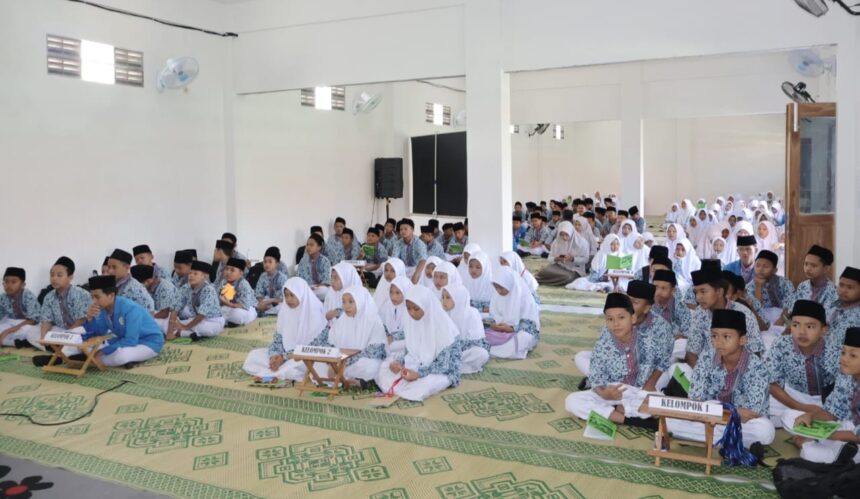 Peserta didik baru MTs Nurul Huda Grogol Bungah Gresik saat mengikuti kegiatan Masa Ta'ruf Siswa Madrasah (MATSAMA) Tahun ajaran baru 2024. Foto: dok MTs Nurul Huda/NUGres