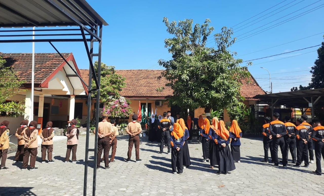 Apel Salam Sapa menjadi pembuka sebelum para pelajar berlatih Pionering. Foto: dok DKAC CBP KPP Bungah/NUGres