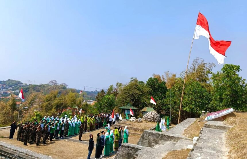 Badan Otonom Nahdlatul Ulama di wilayah Anak Cabang Kebomas menggelar Upacara peringatan Detik-detik Proklamasi Kemerdekaan Republik Indonesia, Sabtu (17/8/2024). Foto: dok PAC GP Ansor Kebomas/NUGres