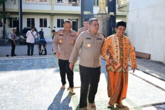 Ta'aruf dan silaturahmi jalin kerja sama menjaga Kamtibmas, Kapolres Gresik AKBP Arief Kurniawan berkunjung ke Pondok Pesantren. Foto: dok Polres Gresik/NUGres