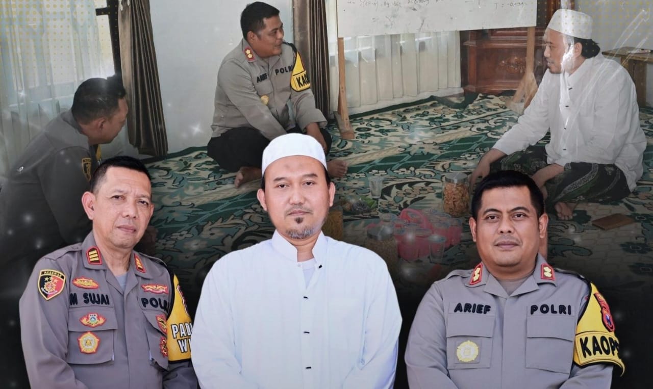 Kapolres Gresik AKBP Arief Kurniawan saat berkunjung ke Pondok Pesantren tertua di Kabupaten Gresik yakni Pondok Qomaruddin. Foto: akun X Humas Polres Gresik/NUGres