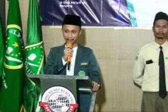 Ketua Pimpinan Cabang (PC) Ikatan Pelajar Nahdlatul Ulama (IPNU) Gresik, Mohammad Nasih Alhashas, saat menyampaikan sambutan Opening Ceremony Pelatihan Instruktur dan Pelatihan Pelatih PC IPNU IPPNU Gresik, Kamis (29/8/2024). Foto: Tangkapan layar YouTube SKaNUb/NUGres