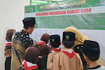 MI Tsamrotul Ulum Tajungwidoro Kecamatan Bungah Gresik mendeklarasikan diri sebagai Madrasah Ramah Anak, Rabu (28/8/2024). Foto: dok MI Tsamrotul Ulum Tajungwidoro/NUGres