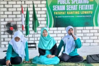 Pimpinan Ranting (PR) Fatayat NU Lowayu bekali kader kemampuan berkomunikasi dengan menyelenggarakan Pelatihan Public Speaking, Jumat (16/8/2024). Foto: dok PR Fatayat NU Lowayu/NUGres