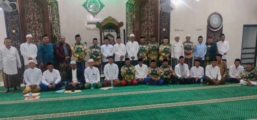 Pengurus Ranting Nahdlatul Ulama (PRNU) Banjarsari Antar Waktu periode 2020 - 2025 dikukuhkan, Ahad (18/8/2024). Foto: dok MWCNU Cerme/NUGres