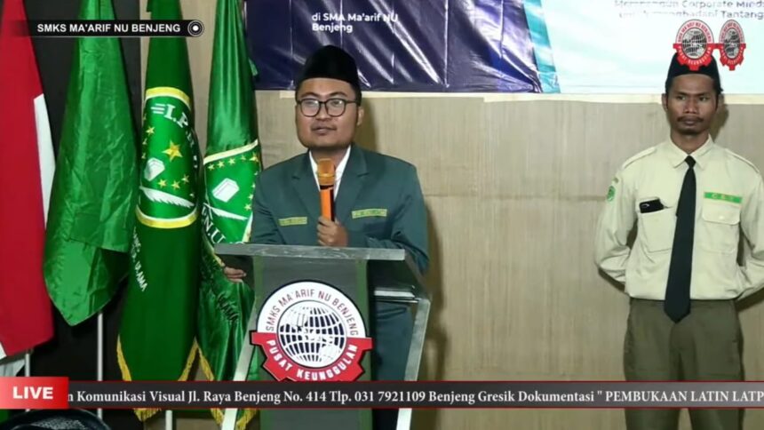 Wakil Ketua Pimpinan Wilayah Ikatan Pelajar Nahdlatul Ulama Jawa Timur saat menyampaikan sambutan pembukaan Pelatihan Instruktur dan Pelatihan Pelatih PC IPNU IPPNU Gresik, Kamis (29/8/2024). Foto: Tangkapan layar YouTube SKaNUb/NUGres