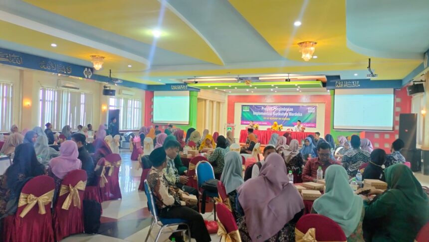 Pengurus Cabang Lembaga Pendidikan Ma'arif Nahdlatul Ulama Gresik menggelar Workshop Pengimbasan Kurikulum Merdeka bagi jenjang MA/SMA, Kamis (29/8/2024). Foto: dok PC LP Ma'arif NU Gresik/NUGres