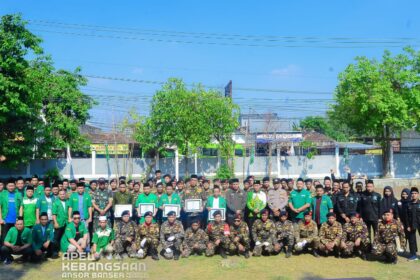 Ratusan kader GP Ansor, Banser dan Pagar Nusa di Kedamean Gresik mengikuti Apel Kebangsaan, Ahad (29/9/2024). Foto: Zuhdi Yazid/NUGres