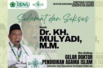 Flyer ucapan selamat dari Pimpinan Cabang (PC) Ikatan Sarjana Nahdlatul (ISNU) Gresik, kepada Drs KH Mulyadi MM atas pencapaiannya meraih gelar doktor. Foto: dok PC ISNU Gresik/NUGres