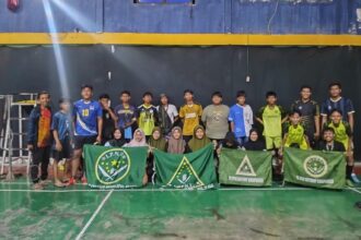 Pimpinan Ranting (PR) IPNU IPPNU Banyuurip dan Sekapuk menggelar kegiatan sparing olahraga Futsal dan Badminton sebagai sarana jalin relasi dan konsolidasi, Rabu (4/9/2024). Foto: dok PR IPNU IPPNU Banyuurip/NUGres