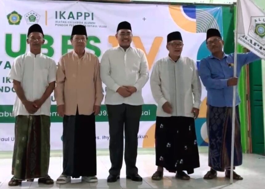 Musyawarah Besar (Mubes) ke-IV Ikatan Alumni Pondok Pesantren Ihyaul Ulum (IKAPPI Pusat), Rabu (25/9/2024) di Aula PP Ihyaul Ulum, Dukun Gresik menetapkan secara aklamasi Dr H Jazilul Fawaid, SQ., MA sebagai Ketua Alumni 2024 - 2029. Foto: dok IKAPPI/NUGres