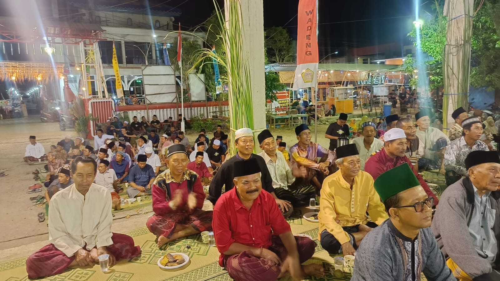 Warga masyarakat Desa Wadeng hingga luar desa turut menghadiri kegiatan Sarasehan Budaya dan Ngaji Sejarah. Foto: dok Kompasdewa/NUGres