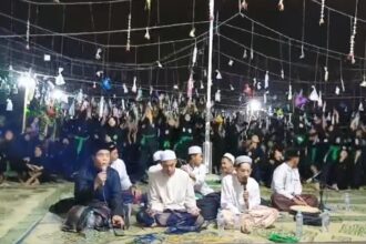 Ratusan santri Pencak Silat Nahdlatul Ulama (PSNU) Pagar Nusa PAC Gresik antusias merayakan Maulid Nabi Muhammad Saw 1446 H pada Rabu (25/9/2024) malam. Foto: dok PAC Pagar Nusa Gresik/NUGres