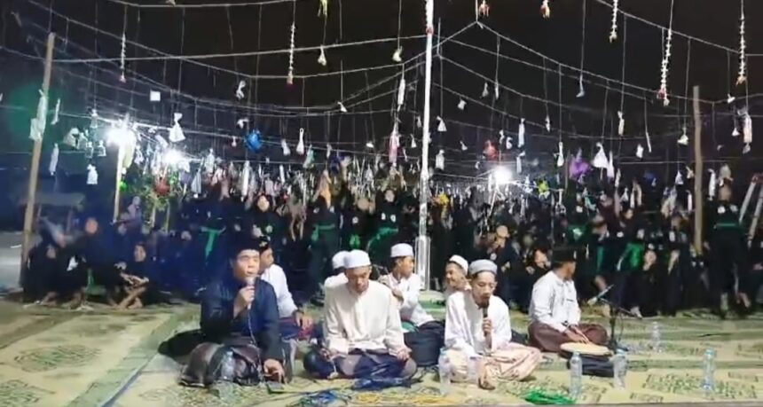 Ratusan santri Pencak Silat Nahdlatul Ulama (PSNU) Pagar Nusa PAC Gresik antusias merayakan Maulid Nabi Muhammad Saw 1446 H pada Rabu (25/9/2024) malam. Foto: dok PAC Pagar Nusa Gresik/NUGres