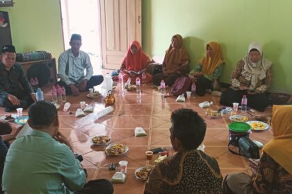 Sejumlah kepala madrasah naungan LP Ma'arif MWCNU Dukun mengikuti rapat koordinasi dan persiapan kegiatan menyambut Hari Lahir (Harlah) Ma'arif NU ke-95, Selasa (10/9/2024). Foto: dok LP Ma'arif MWCNU Dukun/NUGres