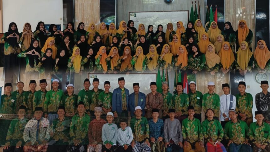 Rutinan Qiyam ke-5 PAC IPNU IPPNU Bungah kembali berlangsung di Ranting NU Mojopurogede Bungah Gresik, Jumat (27/9/2024). Foto: dok PAC IPNU IPPNU Bungah/NUGres