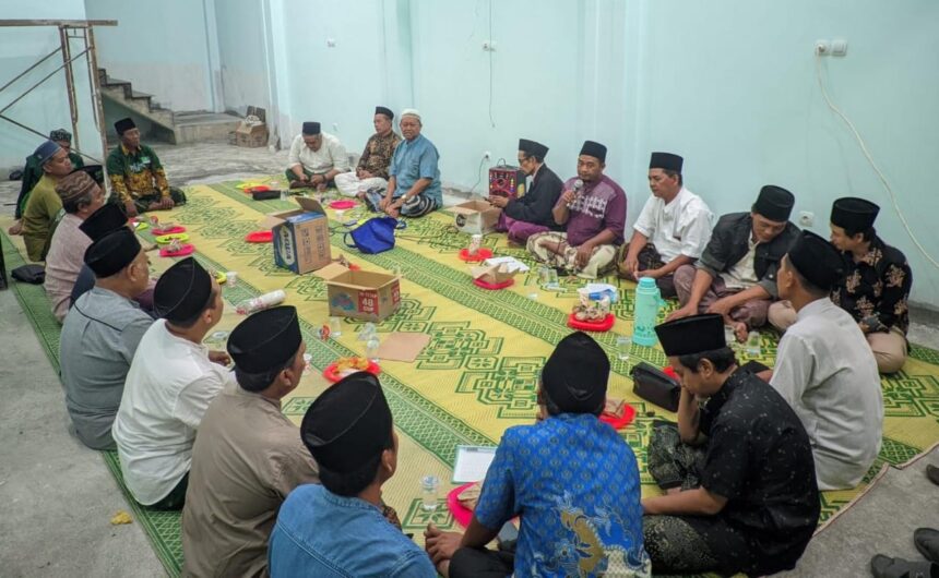 Menjelang akhir masa khidmat, pengurus MWCNU Balongpanggang menggelar Rapar Koordinasi, Ahad (8/9/2024). Foto: dok MWCNU Balongpanggang/NUGres