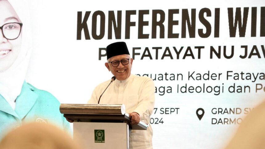 Ketua Tanfidziyah PWNU Jawa Timur, KH Abdul Hakim Mahfudz saat menyampaikan Sambutan pembukaan Konferwil XVI Fatayat NU Jatim. Foto: dok PW Fatayat NU Jatim/NUGres