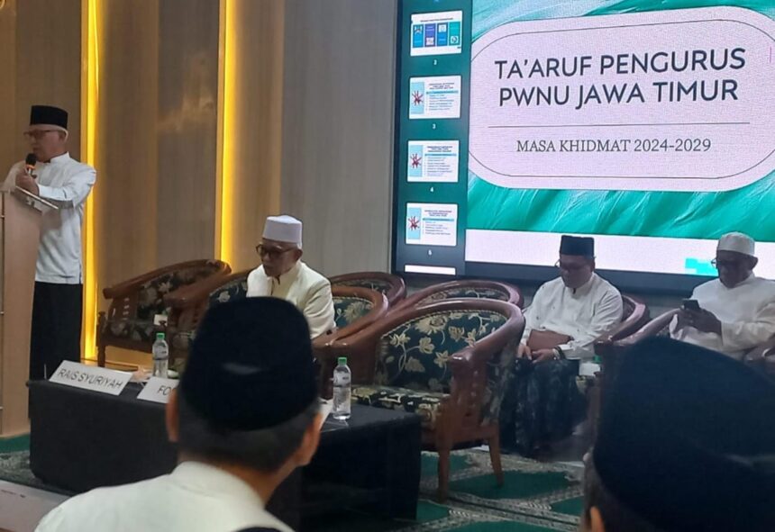 Pengurus Wilayah Nahdlatul Ulama Jawa Timur menggelar Ta'aruf, Selasa (17/9/2024) di Kantor PWNU Jatim di Surabaya. Foto: ist/NUGres