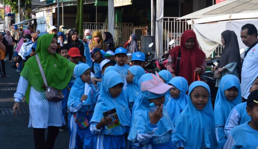 Semarak peringatan Hari Lahir (Harlah) ke-76 Madrasah Ibtidaiyah Nahdlatul Ulama (MINU) Sukodono Gresik berlangsung Sabtu (19/10/2024). Foto: dok MINU Sukodono/NUGres