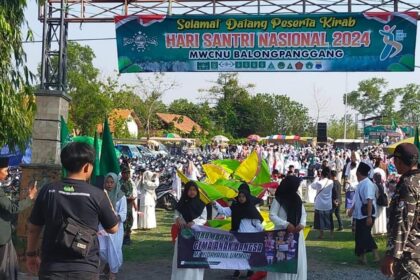 MWCNU Balongpanggang mengadakan Jalan Sehat yang diikuti ribuan warga Nahdliyin se-kecamatan Balongpanggang, Gresik pada Rabu (30/10/2024). Foto: dok MWCNU Balongpanggang/NUGres