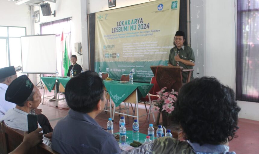 Ketua Lesbumi PBNU, KH Jadul Maula saat menyampaikan sambutan pembukaan dalam Lokakarya Lesbumi NU 2024, Selasa (29/10/2024). Foto: Chidir/NUGres