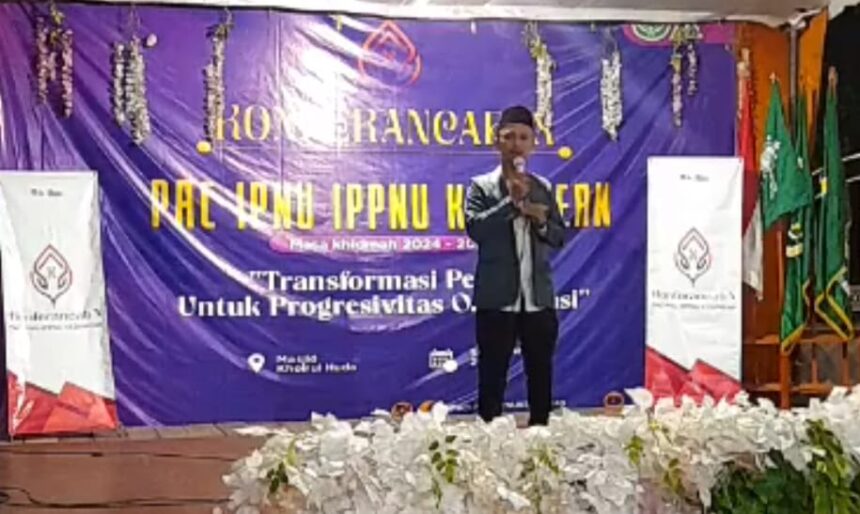 Hadir memberikan sambutan pembukaan Konferancab ke-X PAC IPNU IPPNU Kedamean, mewakili jajaran Pimpinan Cabang (PC) IPNU IPPNU Gresik, Ketua PC IPNU Gresik Mohammad Nasih Alhashas membagikan inspirasi dan motivasi kepada kader IPNU IPPNU di Kedamean dan Korcam Selatan, Sabtu (5/10/2024) malam. Foto: Instagram @pacipnuippnukedamean/NUGres