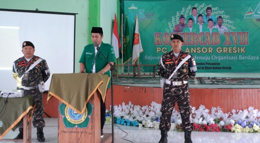 Ketua Pimpinan Wilayah GP Ansor Jawa Timur, H Musaffa Safril hadir dan memberikan sambutan pembukaan Konfercab XVII GP Ansor Gresik, Sabtu (12/10/2024). Foto: NUGres